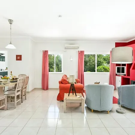 Villa Figueiras By *