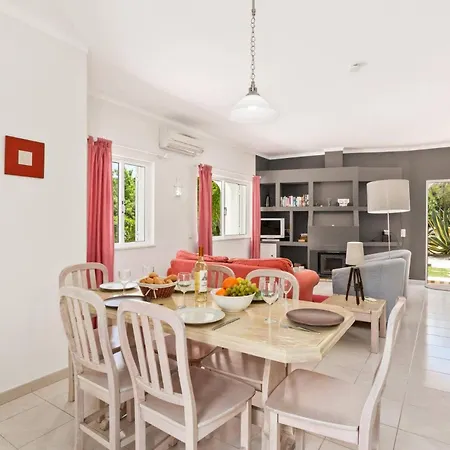 Villa Figueiras By *